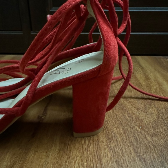 Elegant Red Strappy Women's Sandals - Picture 3 of 4